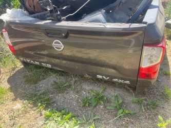 2016 Nissan truck bed , brown