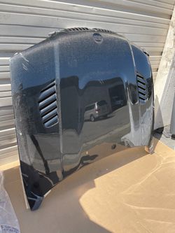 Brand New 2004 - 2006 BMW E46 2DR VIS Racing XTS Style Carbon Fiber Vented Hood