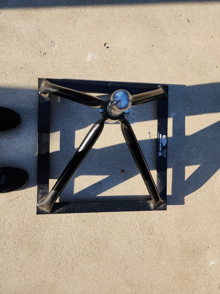 Anderson Gooseneck Tow Hitch