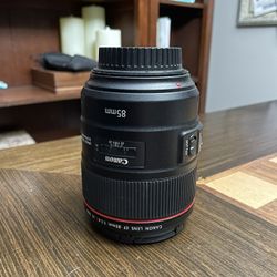 Canon Ef 85mm F/1.4L IS USM Telephoto Lens