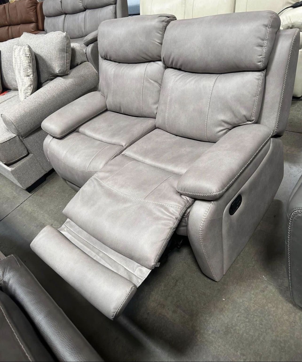 Loveseat Recliner for Sale in San Diego, CA OfferUp