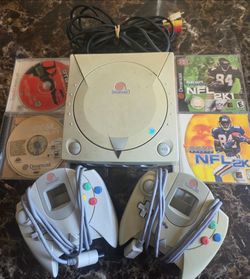 Dreamcast Console with 2 controllers, 4 games, and cables Retro Vintage Video Game System Bundle