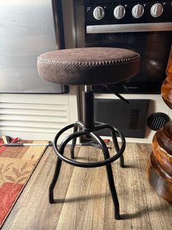 Set of 3 leather bar stools