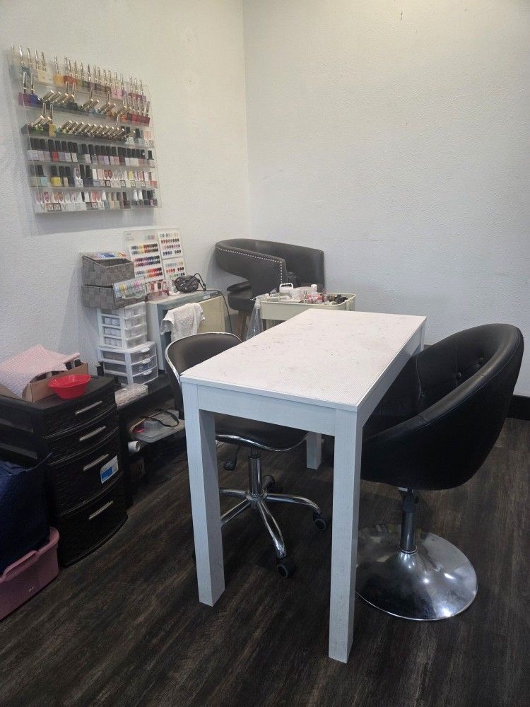 Space Rent For Hair & Nail In City Of La Palma