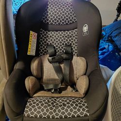 2 Carseats & Baby Bath