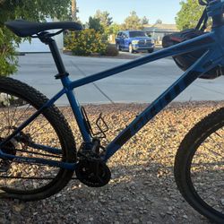 Giant Talon 27.5 Medium Frame Mountain Bike