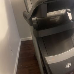NordicTrack C 990 Treadmill