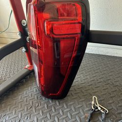 2020 GMC Elevation RH Tail Light And LH 