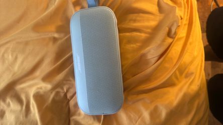 Bose  sound link flex portable speaker
