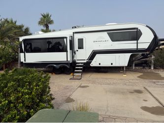 5th wheel Brinkley Z3100