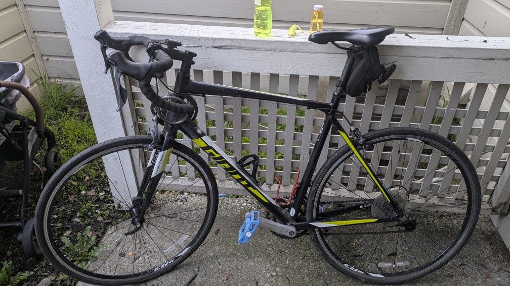 Giant Contend 3 Bicycle