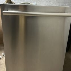 Bosch 800 Series Model # SGX68U55UC/D5 (Mint condition)