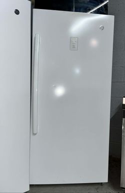 GE FUF14DLRWW upright freezer has a capacity of 14.1 cu. ft.
62 inches high, 28 inches wide, and 32 inches deep