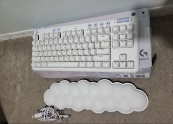 Logitech Keyboard G713