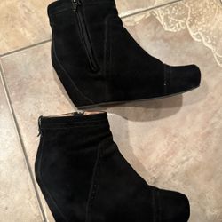 Jeffrey Campbell Black Suede Booties Size 7