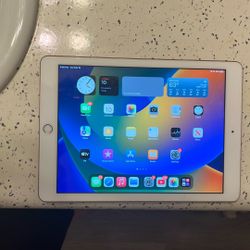 iPad (6th Generation) Slightly Used