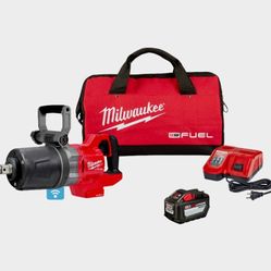 Milwaukee M18 FUEL Cordless D-Handle High Torque Impact Wrench Kit with One-Key, 1in. Drive, 2000 Ft./Lbs. Torque, Two Batteries, Friction Ring, Model