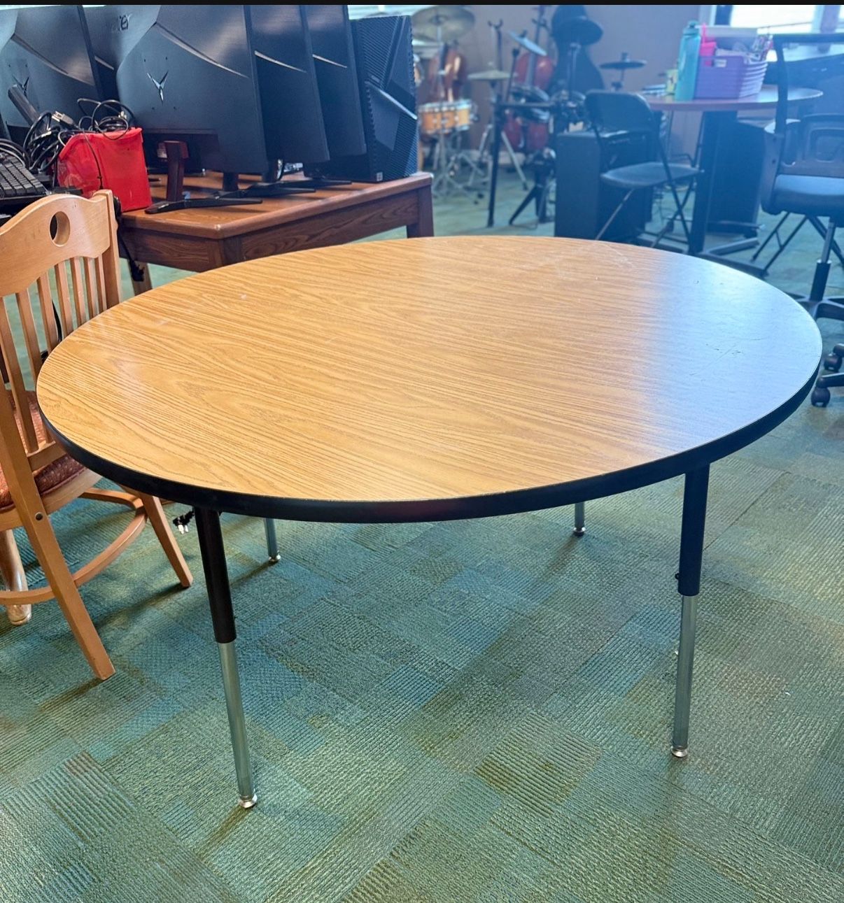 Classroom Table - Adjustable Height