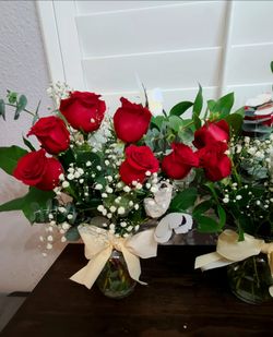 Red rose vase arrangements