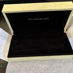 Van Cleef Bracelet Box