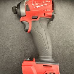 M18 FUEL 1/4” Hex Impact Driver