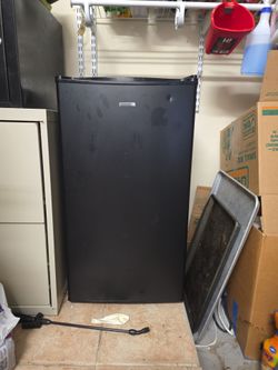 Mini fridge