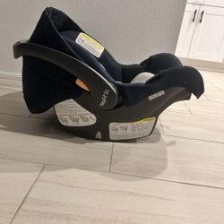 Chicco Bravo 3-in-1 Trio Travel System,