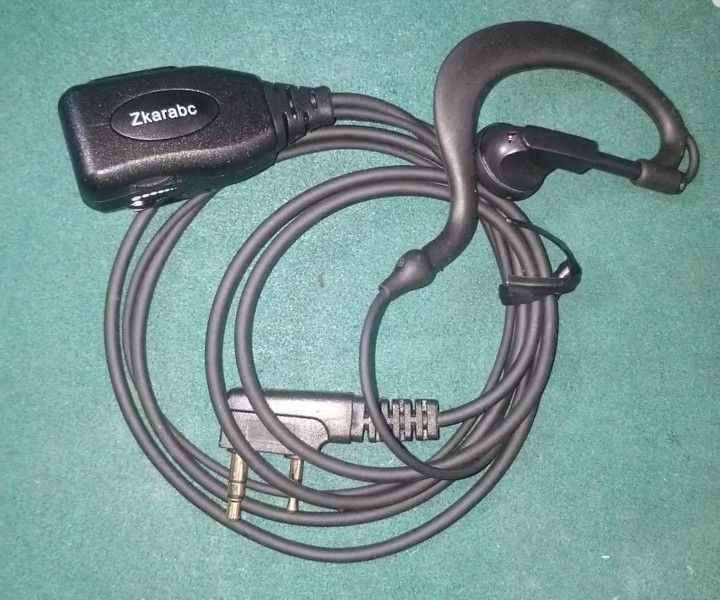 Zkarabc Walkie Talkie Earpiece with Mic & Volume Control Motorola Compatible Lot Of 7