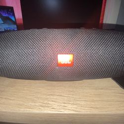 JBL Charge 4 Speaker 