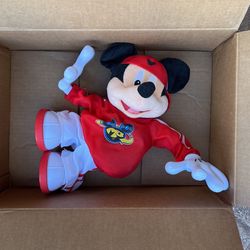 Mickey Mouse Master Moves Break Dancing 