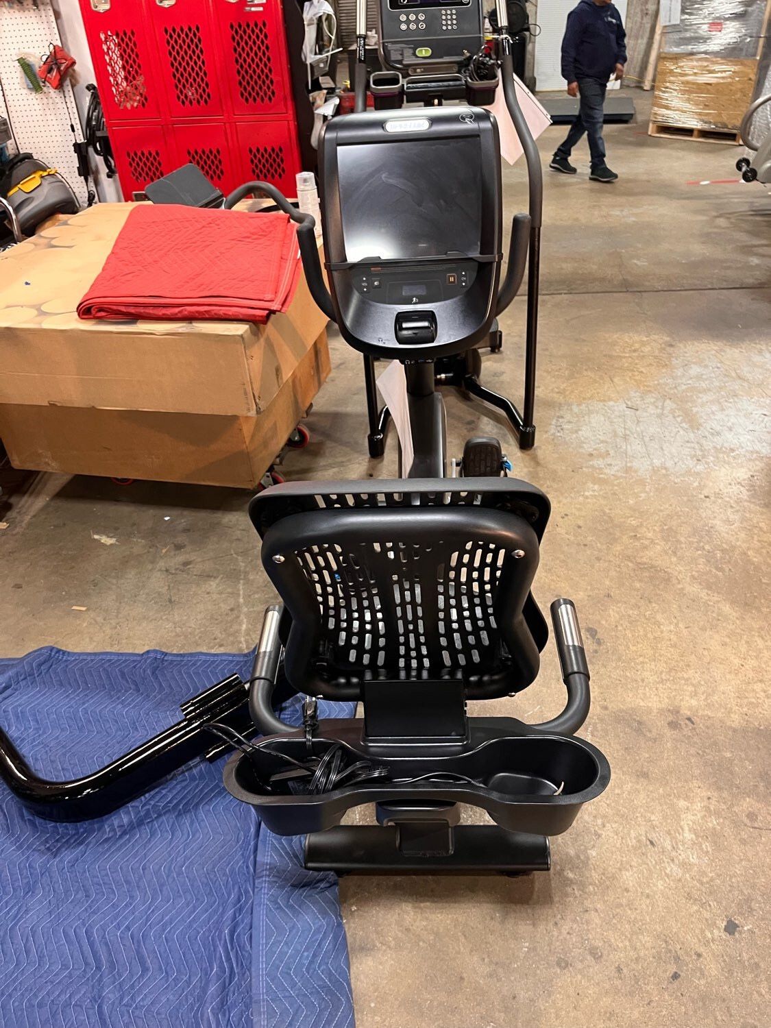 Precor RBK 885 Recumbent Bike w/ P82 Console 