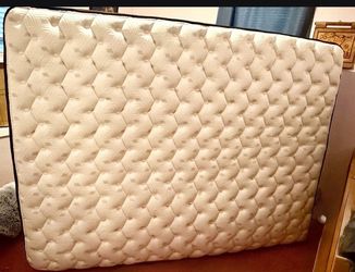 Diamond mattress used 3 nights  brand new queen bed