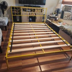 BEAUTIFUL GOLD QUEEN METAL BED FRAME. ASKING $30. FIRST COME FIRST SERVE 
