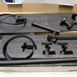 Bwe 5 Piece Bathroom Accessories Set In Matte Black