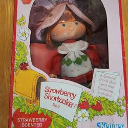 Vintage Kenner Strawberry Shortcake doll