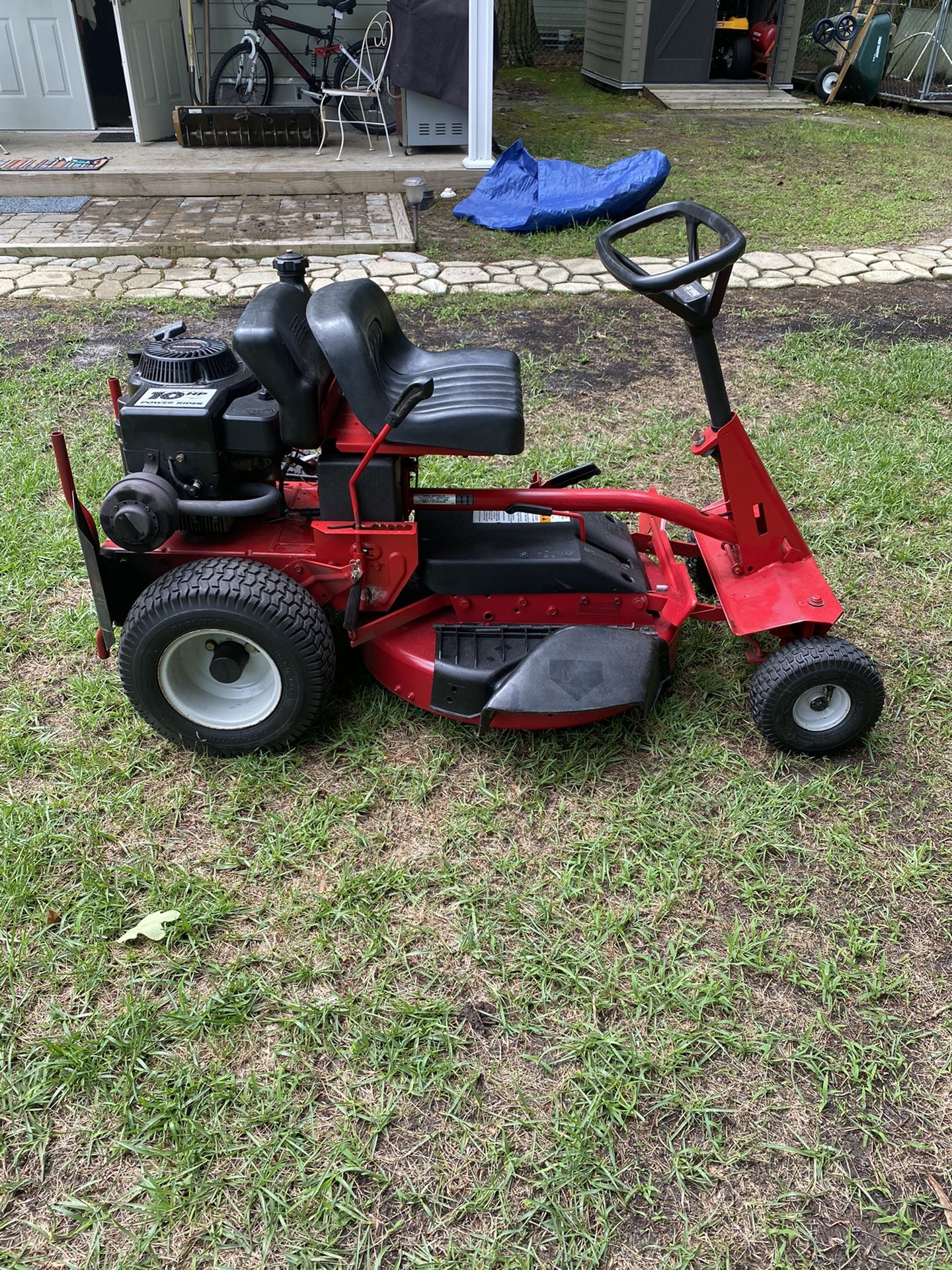 Snapper 10hp 28” mower w/bagger , mulch and lift blades