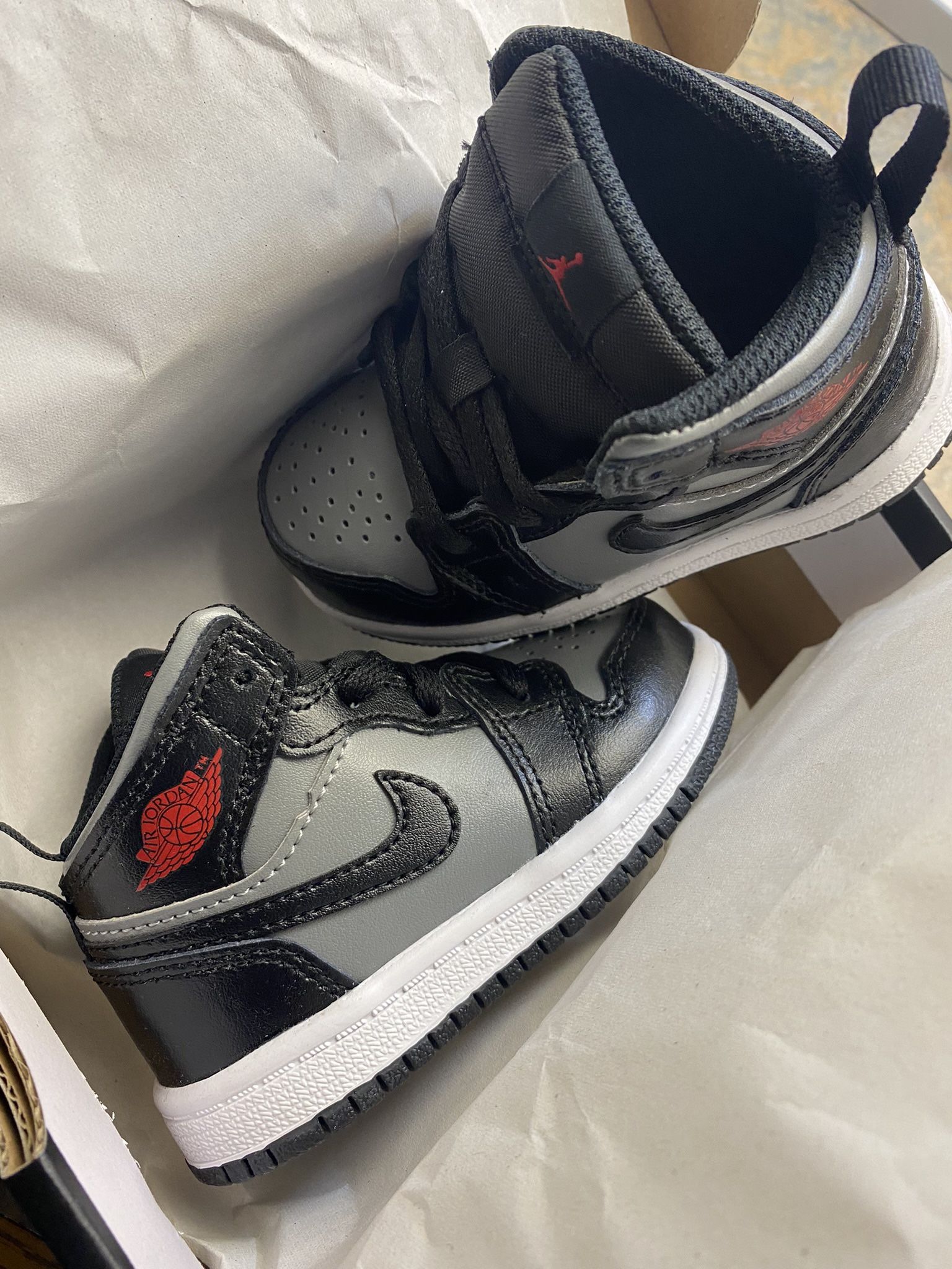 Jordan’s 1s Victory Gray and Black