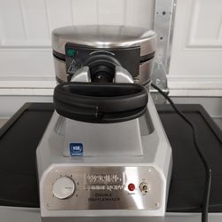 Waring Commercial Double Waffle Maker  (2023) - Great Condition