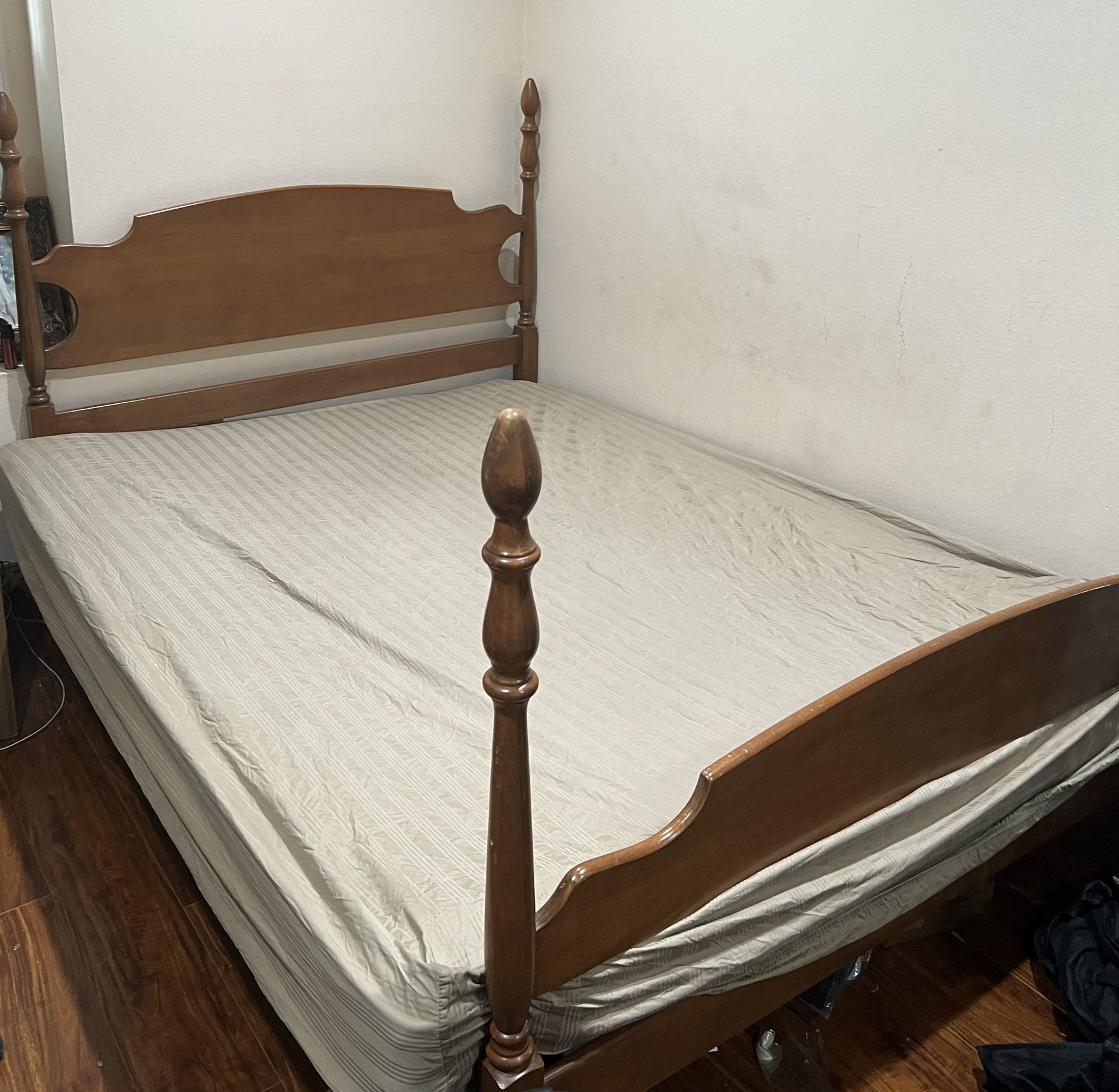 Queen Bedroom for Sale in El Cajon, CA OfferUp