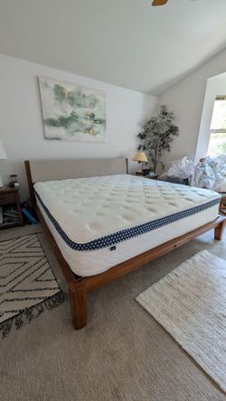 Winkbeds Luxury Firm Hybrid Mattress King-Sized, like new! Made in USA