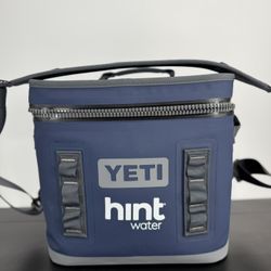 YETI Hopper Flip 8 Portable Soft Cooler NEW