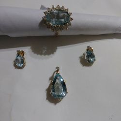 14 Karat Goal And Diamond Adjustable Ring With Matching Earring And Pendant