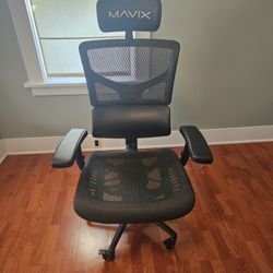 Mavix M7 Gaming Chair w/Foot Stool