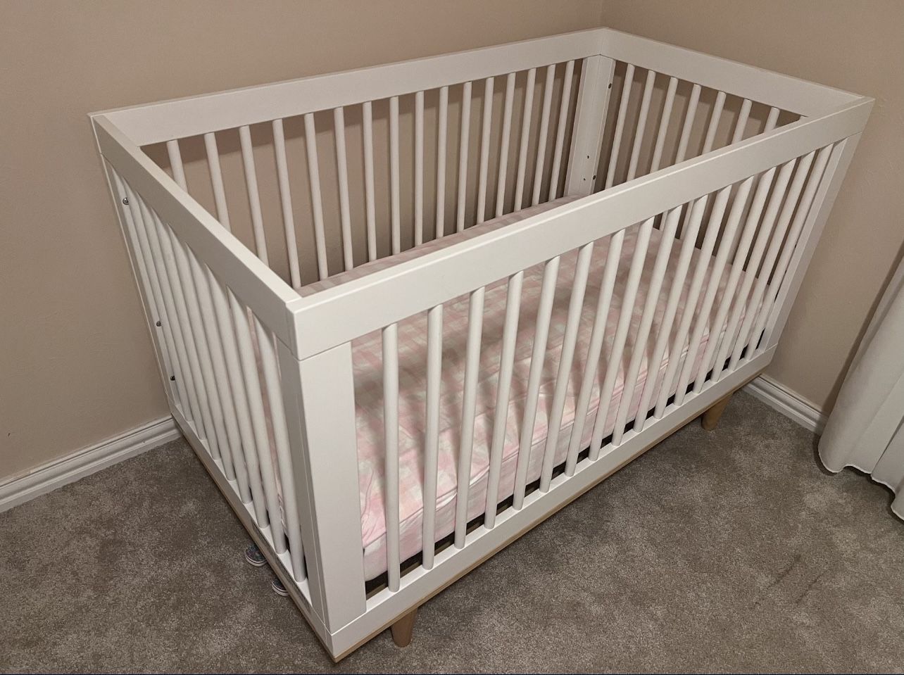 Baby Crib And Mattress 