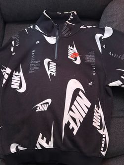 NIKE HOODIE SIZE SMALL