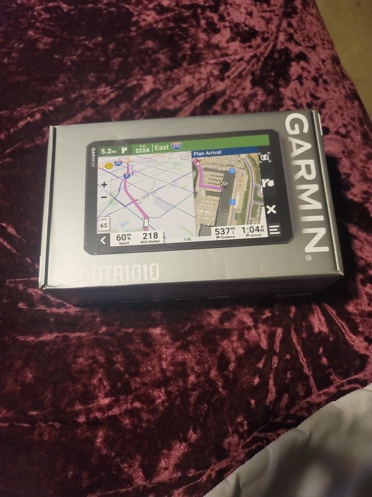 Garmin DEZL OTR1010 GPS TRUCK NAVIGATOR 