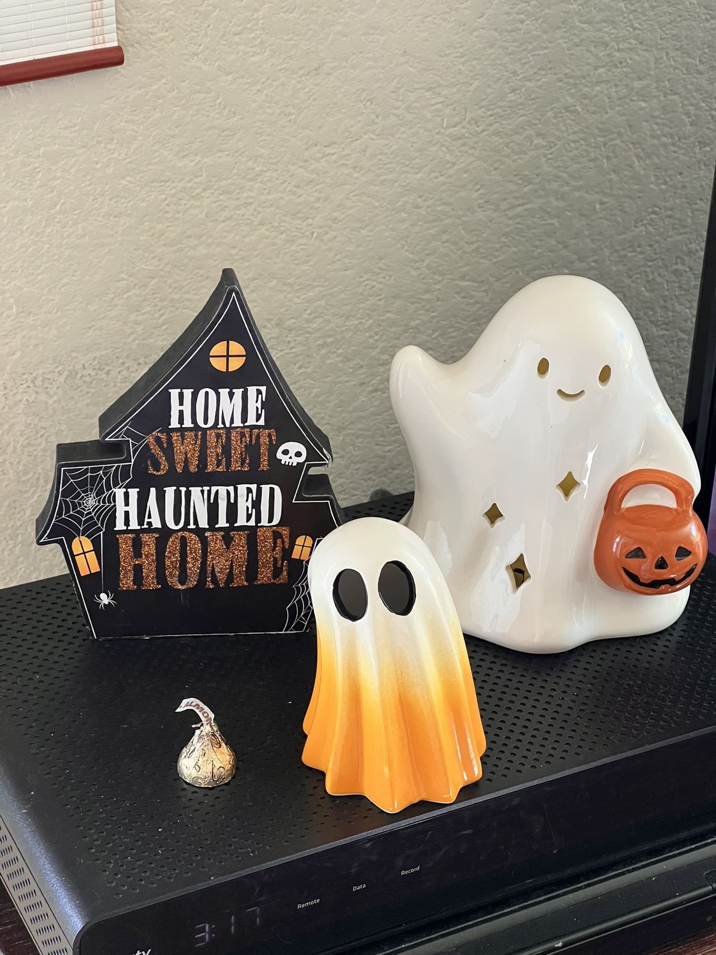 Halloween 2 Glass Ghosts & Home Sweet Haunted Home Wooden Sign