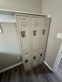 Set of 6 Lockers