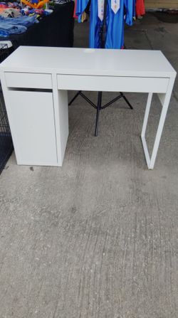 White Office Study Desk