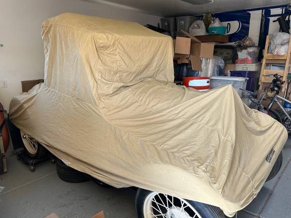 Car π Cover for early model antique roadster